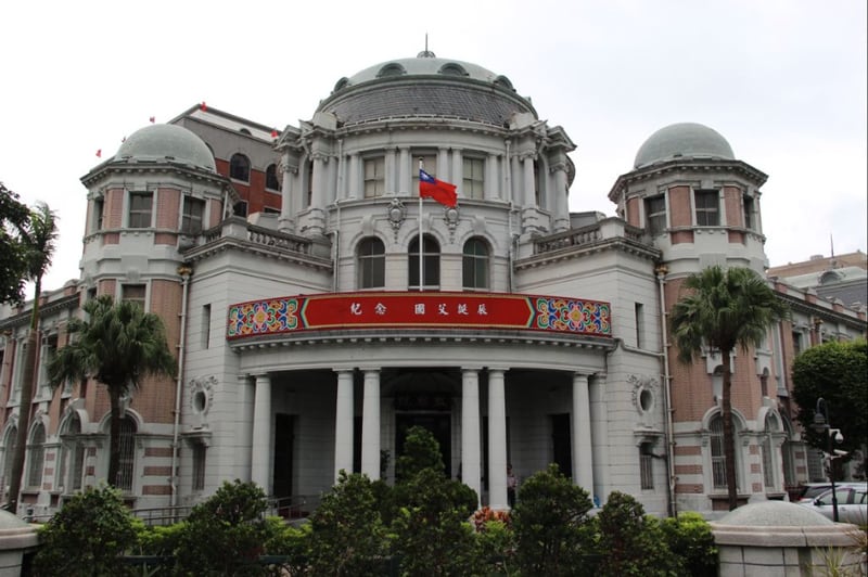 監察院訂製文物展示櫃- 于右任第一屆院長墨寶的防潮展示櫃