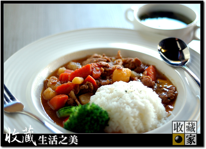 中午、當然要先試試看 486 cafe 標榜的"健康、美味、價錢又合理"的"商業午餐"啦!