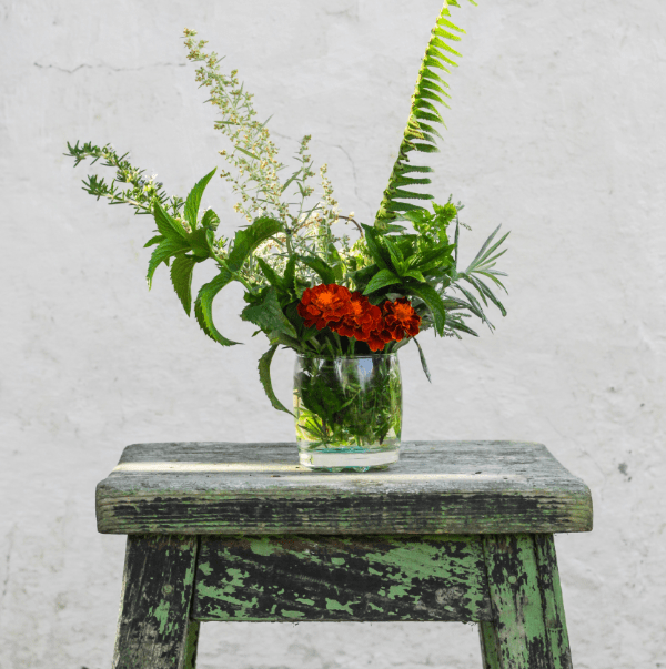 flower inserting