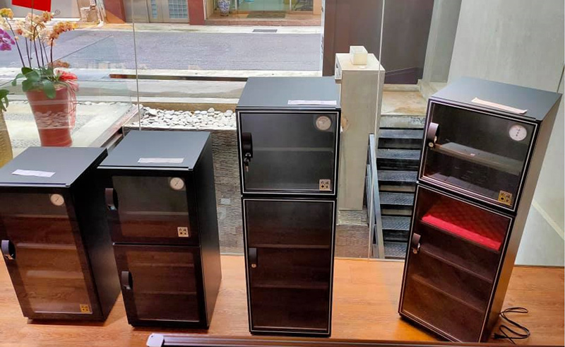 收藏家中型電子防潮箱
