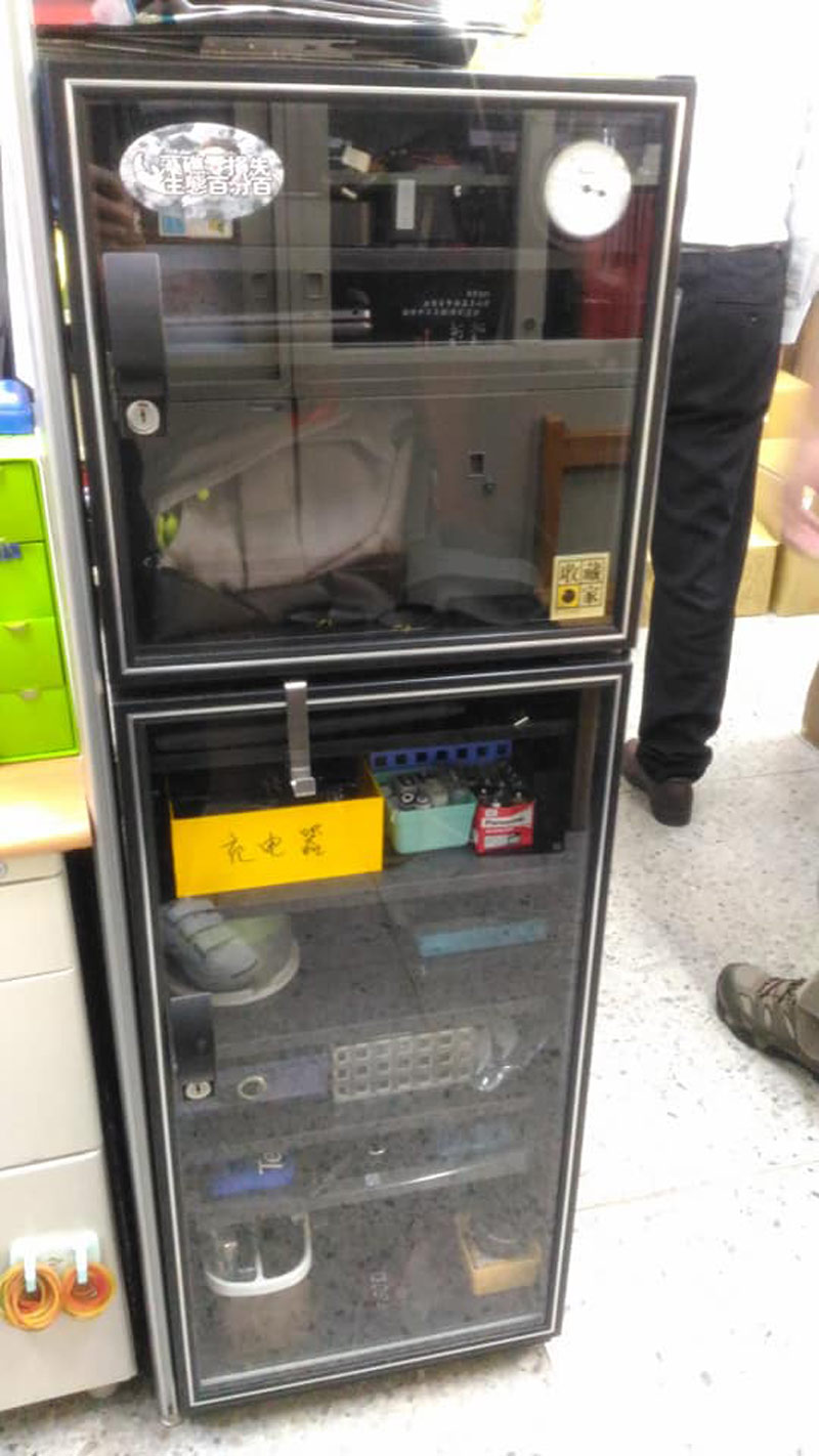 流通股櫃台辦公區第二台收藏家電子防潮箱