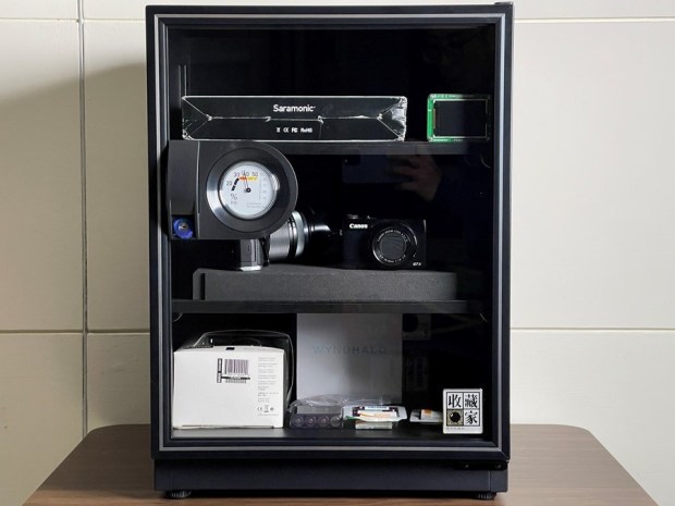 硬是要學的收藏家防潮箱，保護相機、電池等3C影音用品