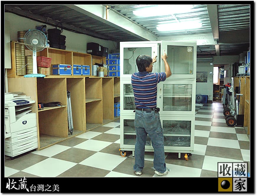阿榮片場長久以來都是使用收藏家電子防潮箱保存攝影設備、器材和儲存卡